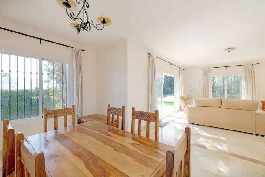 4 Bedroom Villa in La Alcaidesa - Photo 7