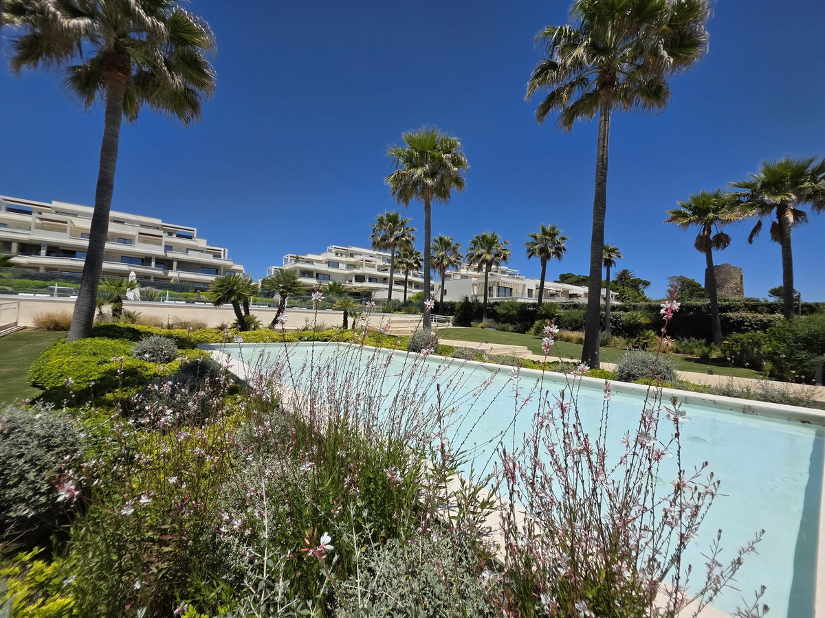 4 Bedroom Townhouse in Estepona - Photo 36