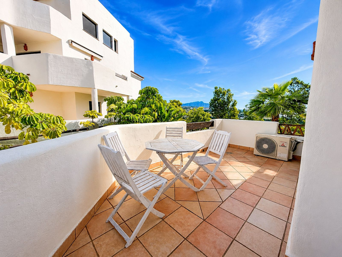 2 Bedroom Apartment in Estepona - Photo 23