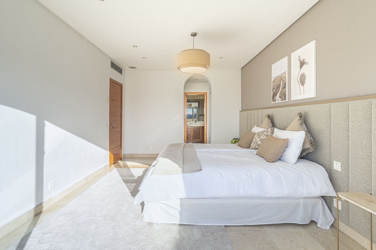 7 Bedroom Villa in Marbella - Photo 21