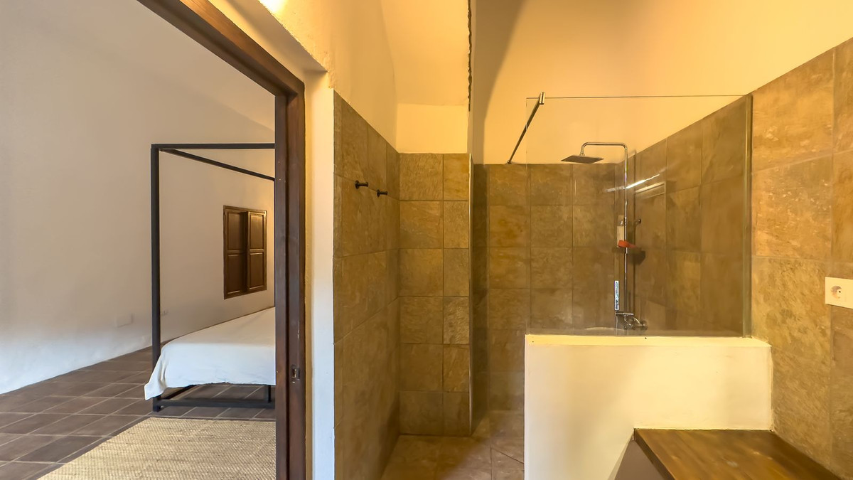 8 Bedroom Country house in Málaga - Photo 53