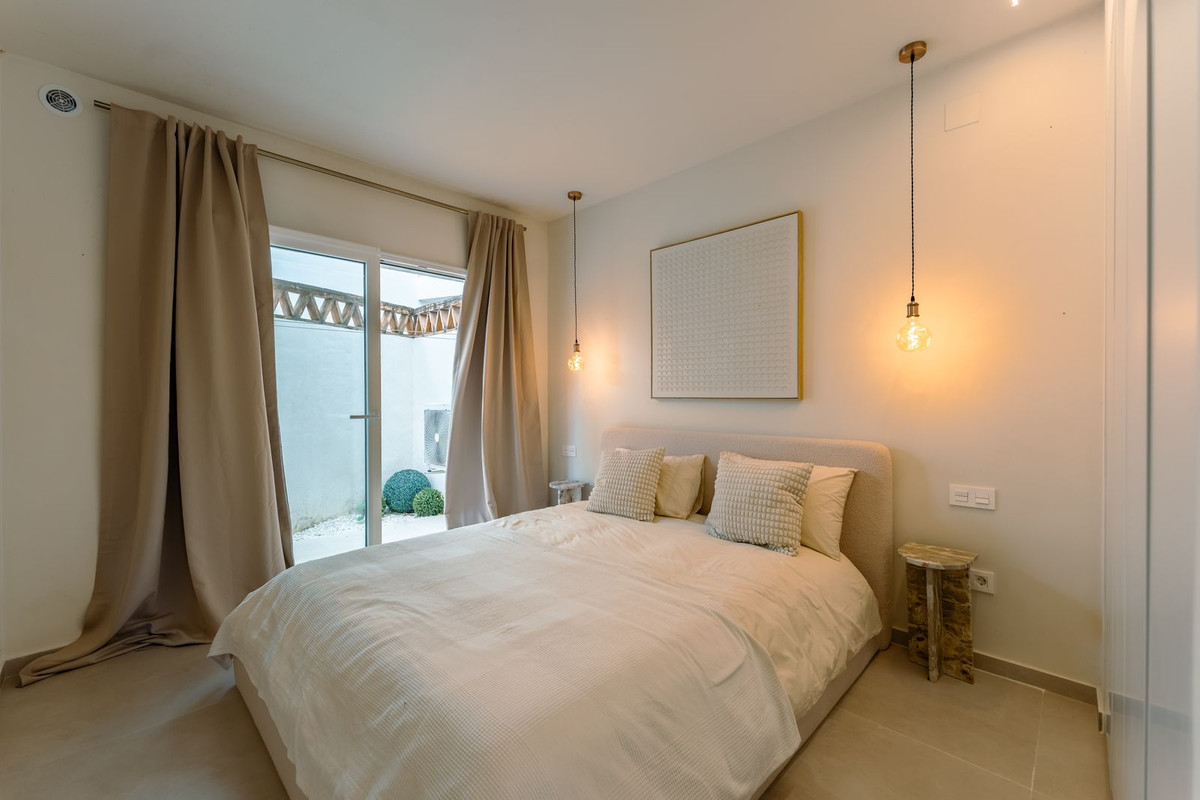 2 Bedroom Apartment in Marbella - Photo 16