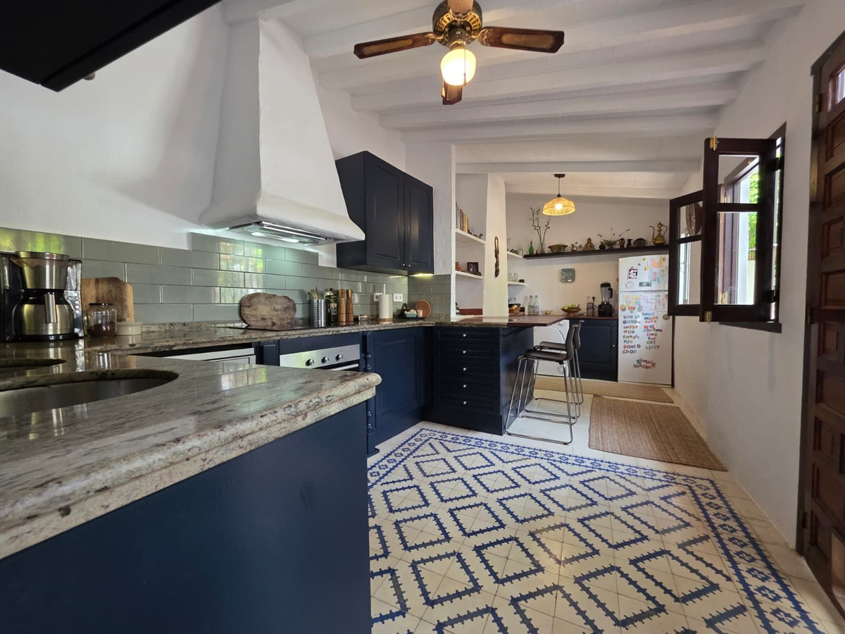 4 Bedroom Country house in Alhaurín el Grande - Photo 12