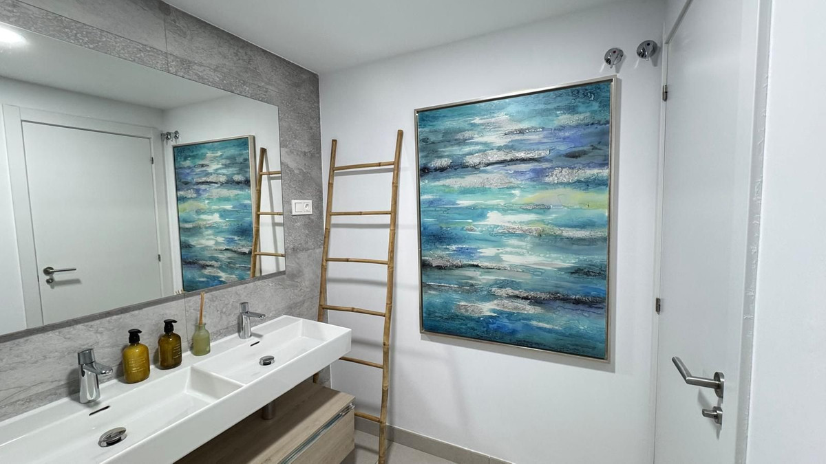 3 Bedroom Apartment in Estepona - Photo 16