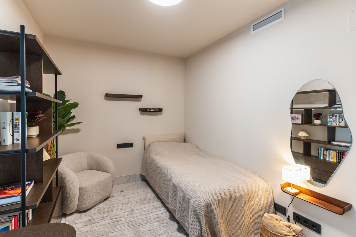 3 Bedroom Apartment in San Pedro de Alcántara - Photo 25