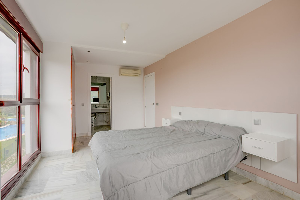 2 Bedroom Apartment in Benahavís - Foto 8