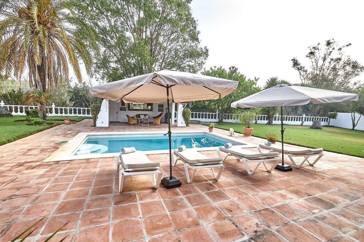 7 Bedroom Villa in San Pedro de Alcántara - Photo 13