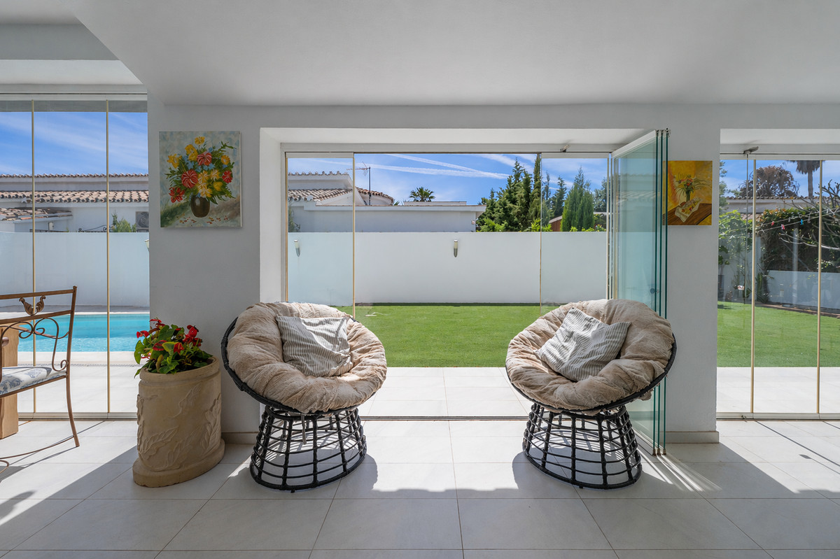 3 Bedroom Villa in Estepona - Фото 23
