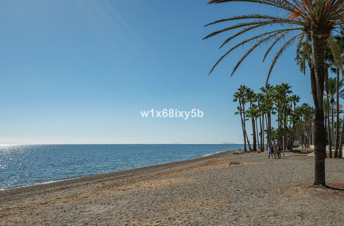 2 Bedroom Apartment in San Pedro de Alcántara - Photo 35