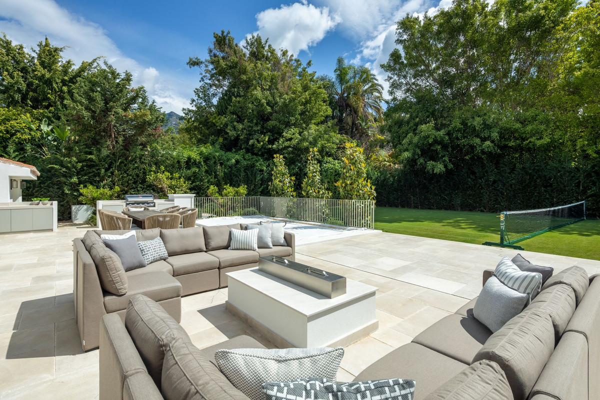 6 Bedroom Villa in Marbella - Photo 24