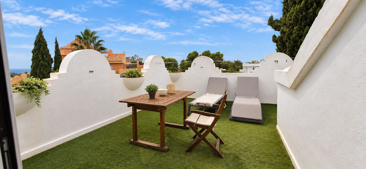 2 Bedroom Townhouse in Marbella - Photo 21