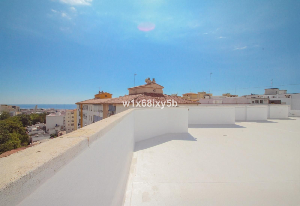 3 Bedroom Apartment in Marbella - Photo 16