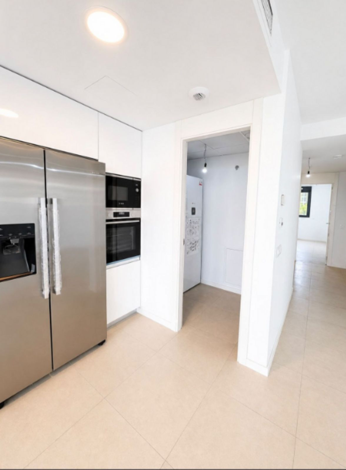 2 Bedroom Apartment in Torremolinos - Photo 8