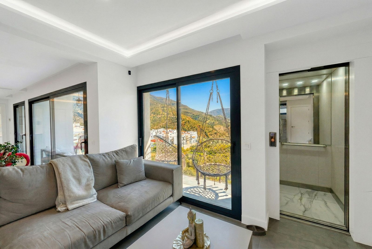 4 Bedroom Villa in Istán - Photo 29