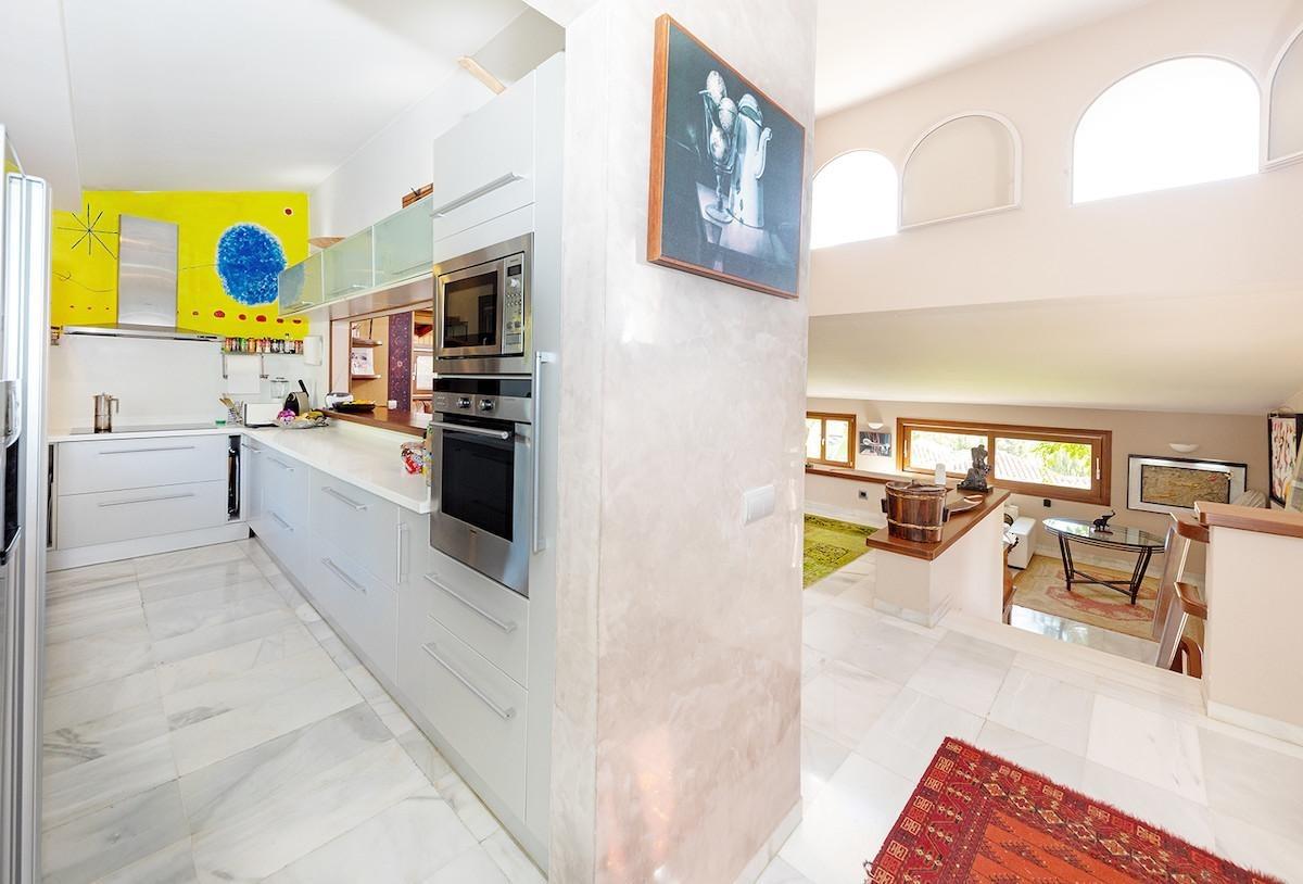 7 Bedroom Villa in Marbella - Photo 7
