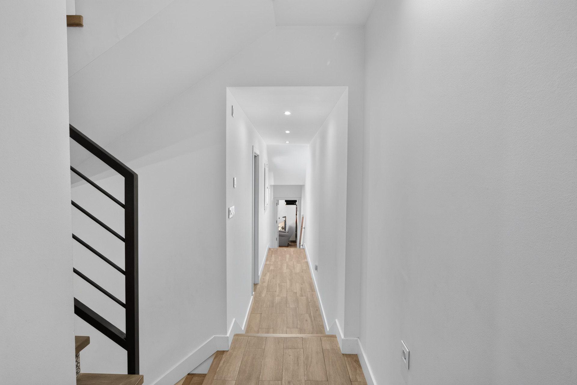 4 Bedroom Townhouse in Estepona - Photo 8