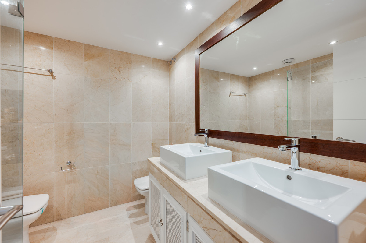 3 Bedroom Townhouse in Marbella - Photo 17