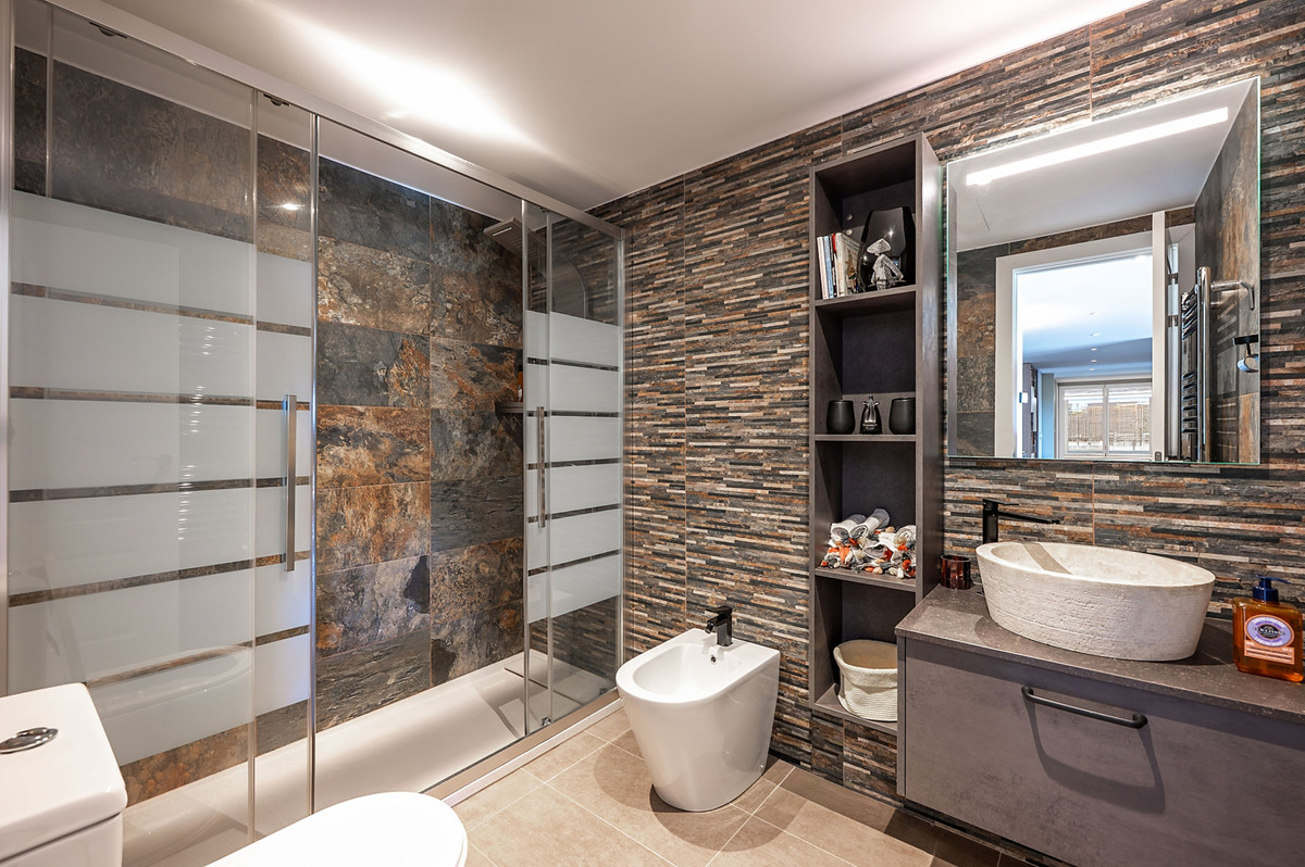 4 Bedroom Apartment in San Pedro de Alcántara - Photo 35