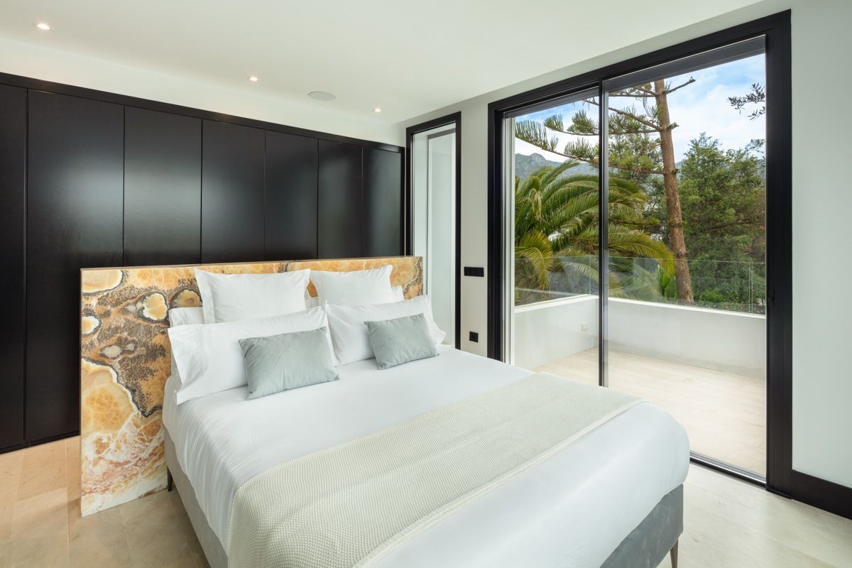 5 Bedroom Villa in Marbella - Photo 25