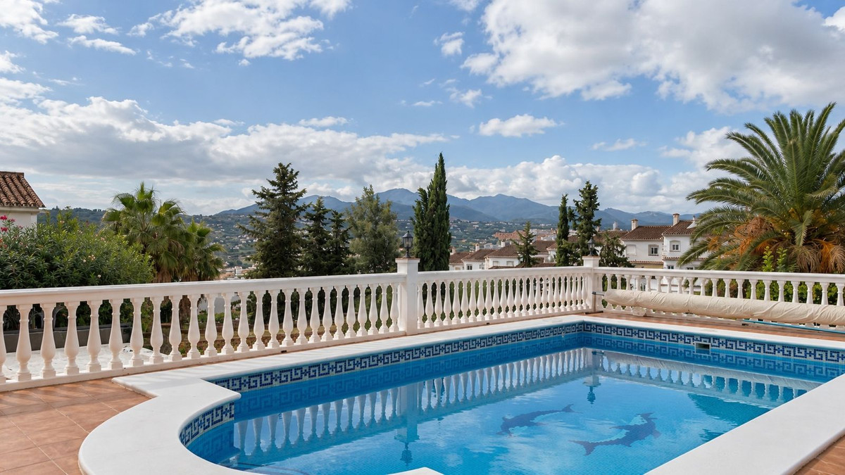 5 Bedroom Villa in Coín - Photo 2