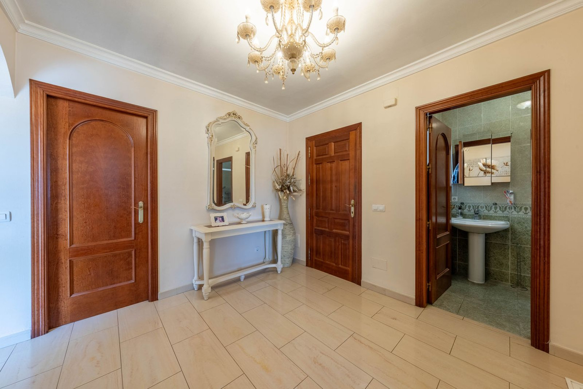 4 Bedroom Villa in Monda - Photo 57