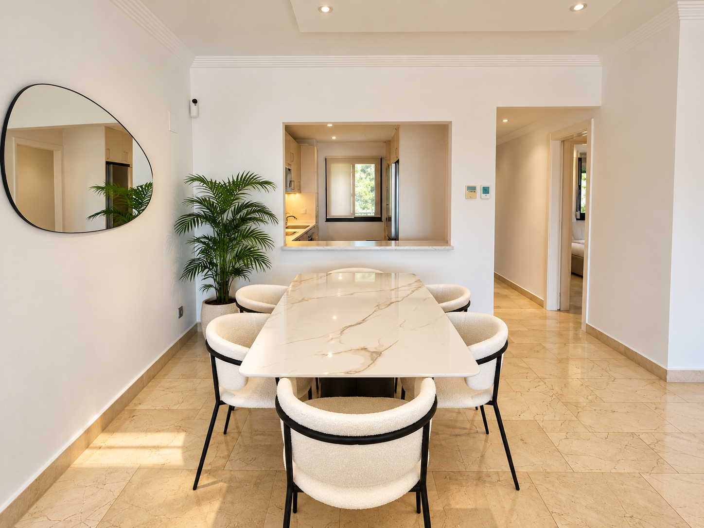 2 Bedroom Apartment in Estepona - Photo 13