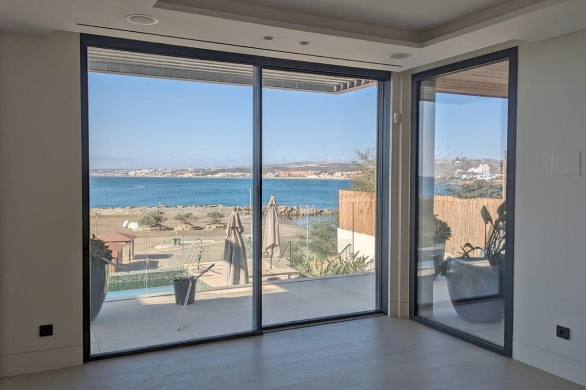 3 Bedroom Apartment in Estepona - Photo 15