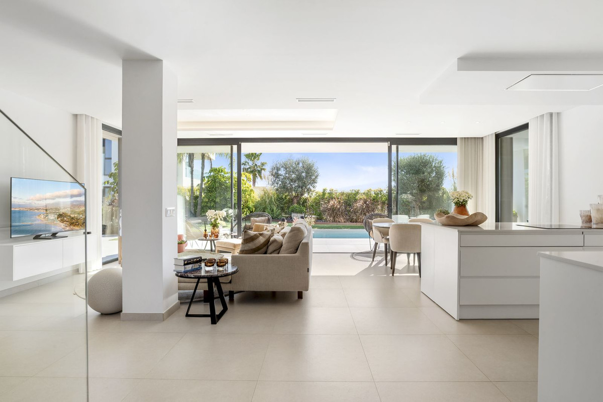 3 Bedroom Villa in La Duquesa - Photo 7