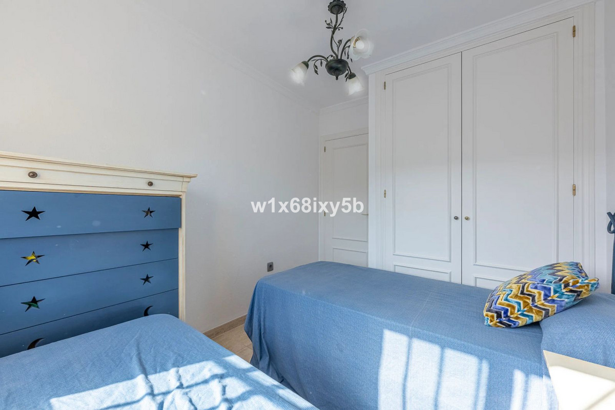 4 Bedroom Townhouse in San Pedro de Alcántara - Photo 22