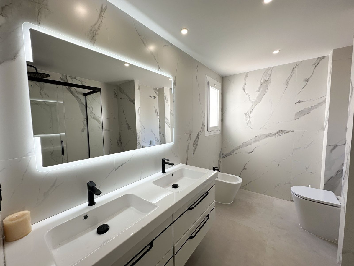 3 Bedroom Apartment in San Pedro de Alcántara - Photo 15