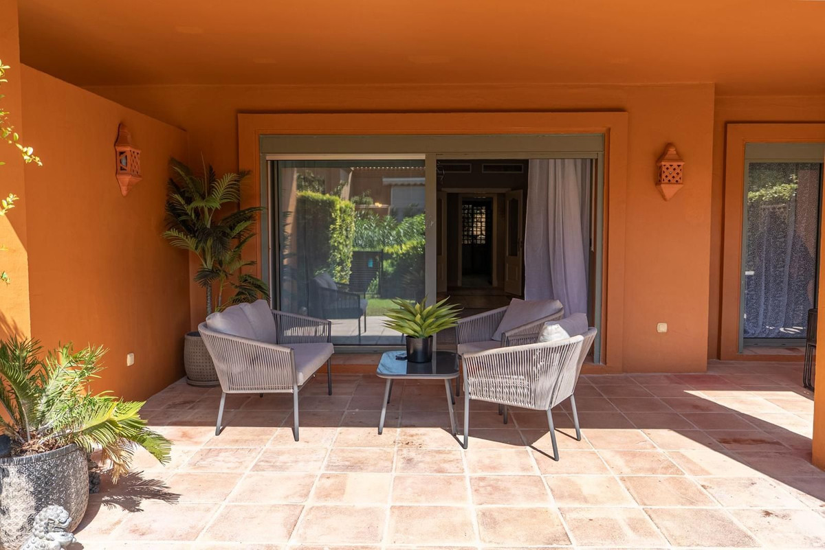 3 Bedroom Apartment in Estepona - Photo 20