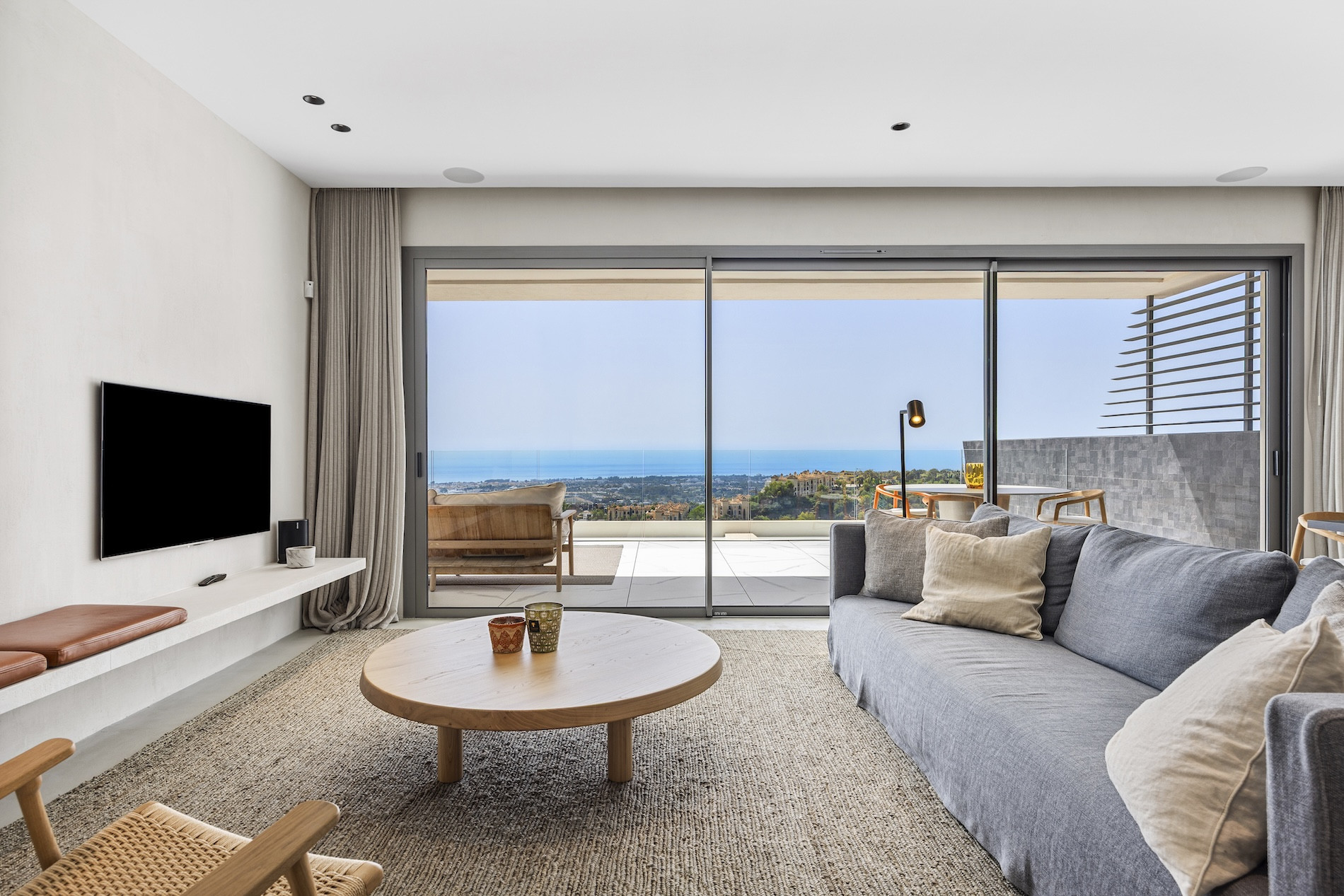 3 Bedroom Apartment in Benahavís - Photo 14