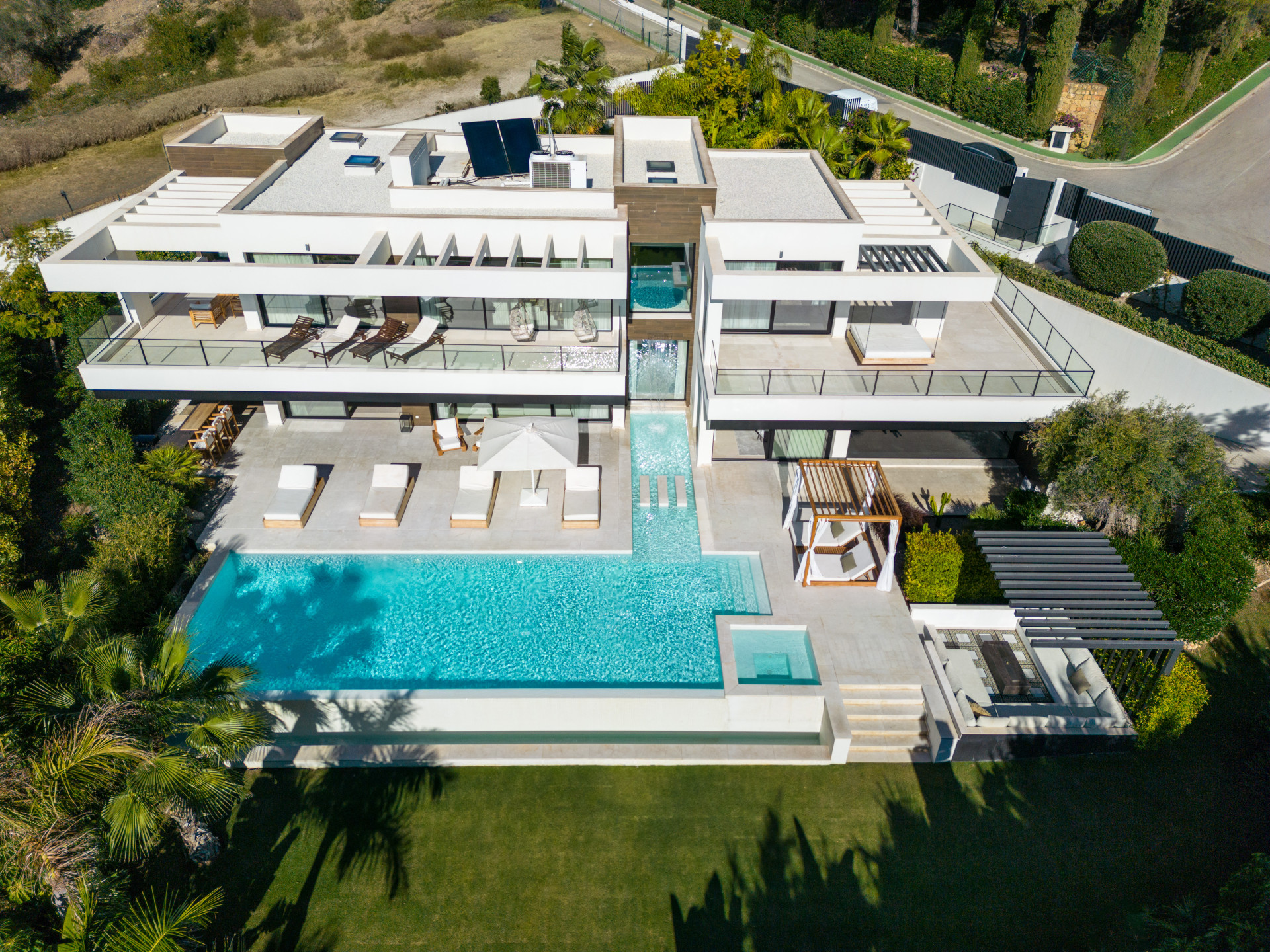 6 Bedroom Villa in Marbella - Photo 22