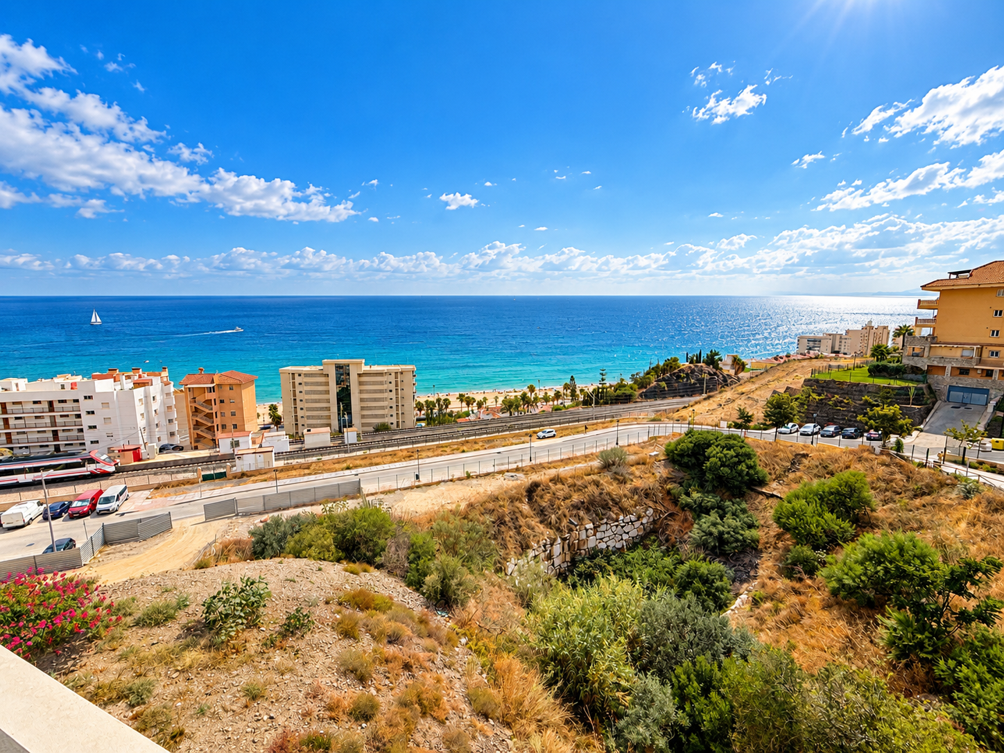 2 Bedroom Apartment in Benalmádena - Photo 25