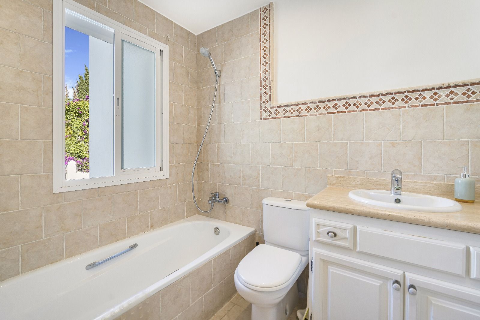 5 Bedroom Villa in San Pedro de Alcántara - Photo 18