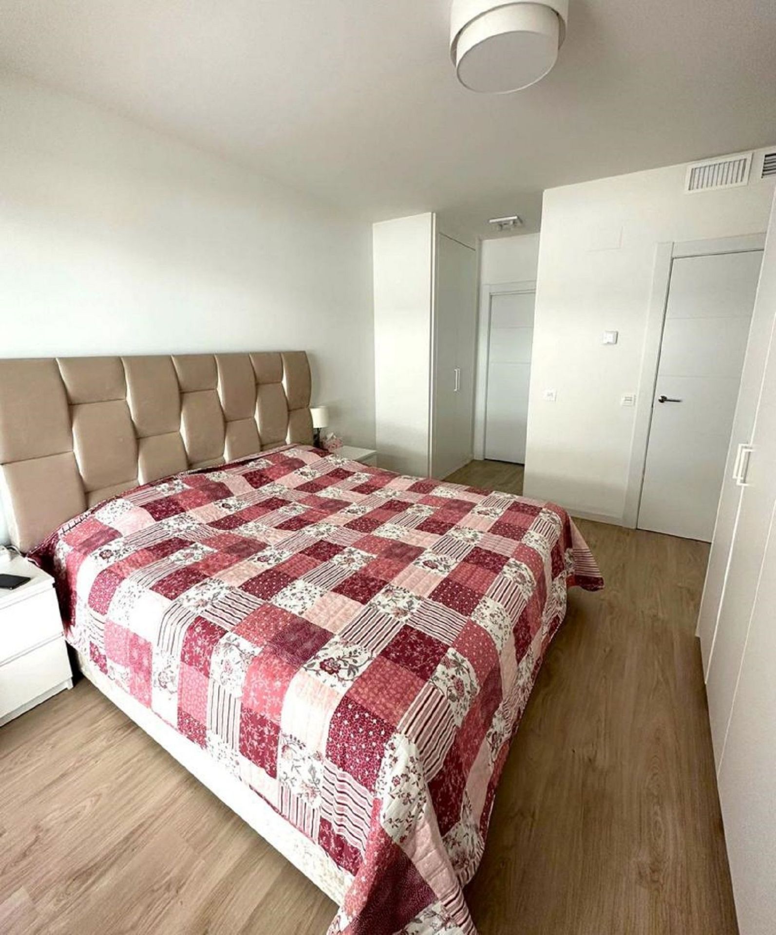 3 Bedroom Apartment in Marbella - Photo 14
