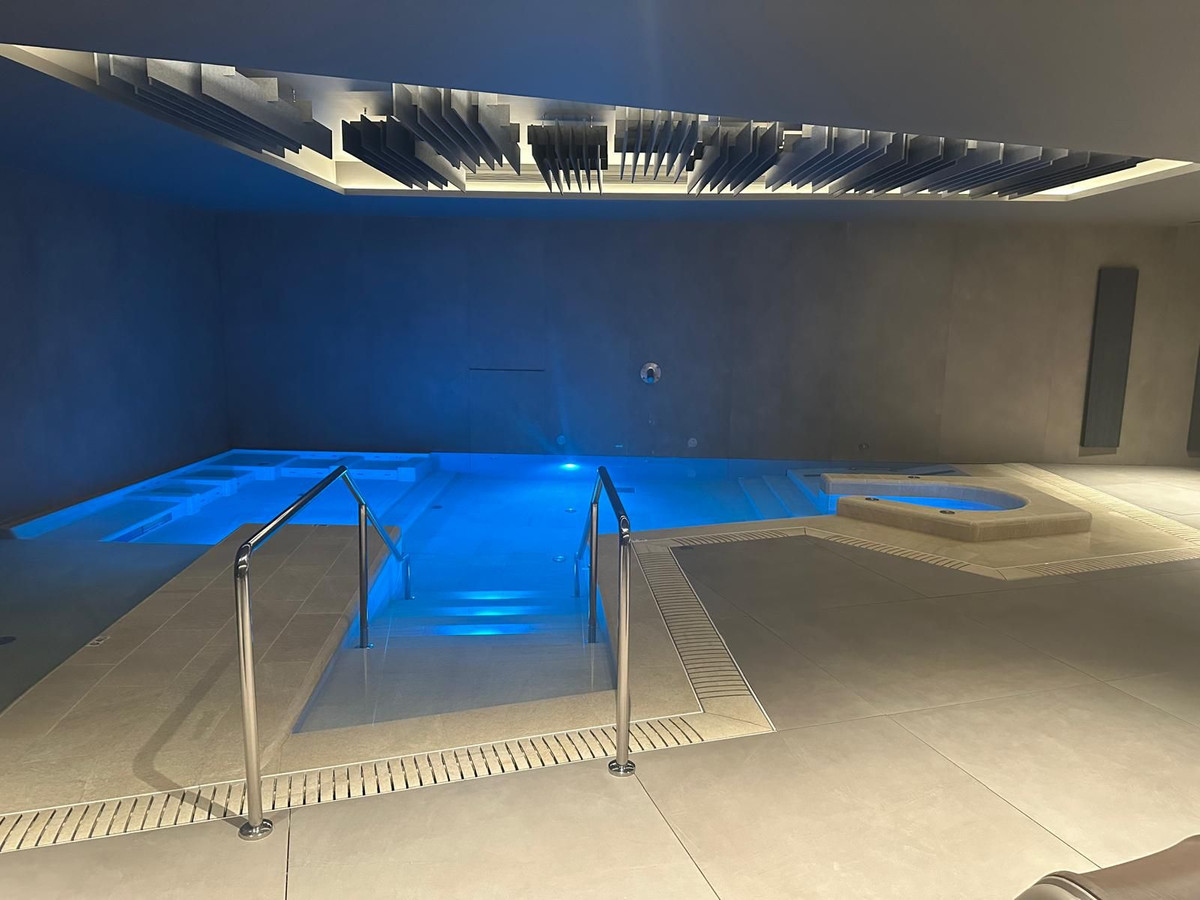2 Bedroom Apartment in Marbella - Photo 56