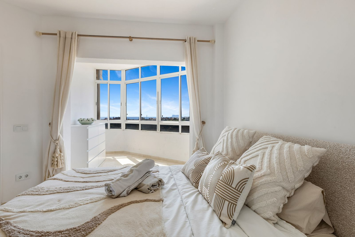 1 Bedroom Apartment in Estepona - Photo 16