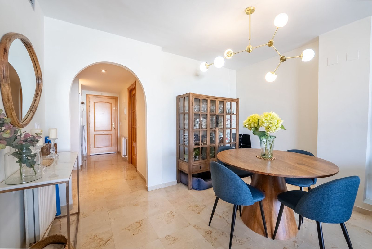 2 Bedroom Apartment in San Pedro de Alcántara - Photo 14