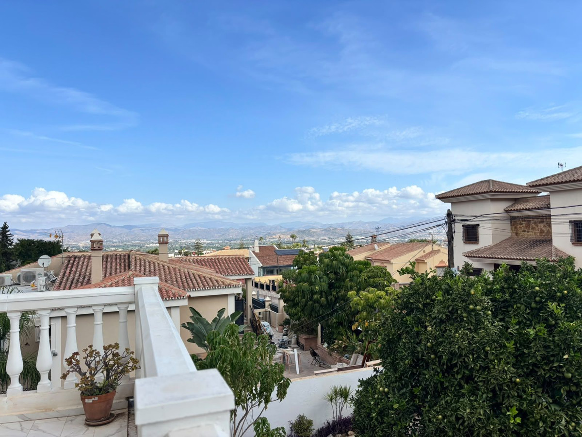 6 Bedroom Villa in Alhaurín de la Torre - Photo 15