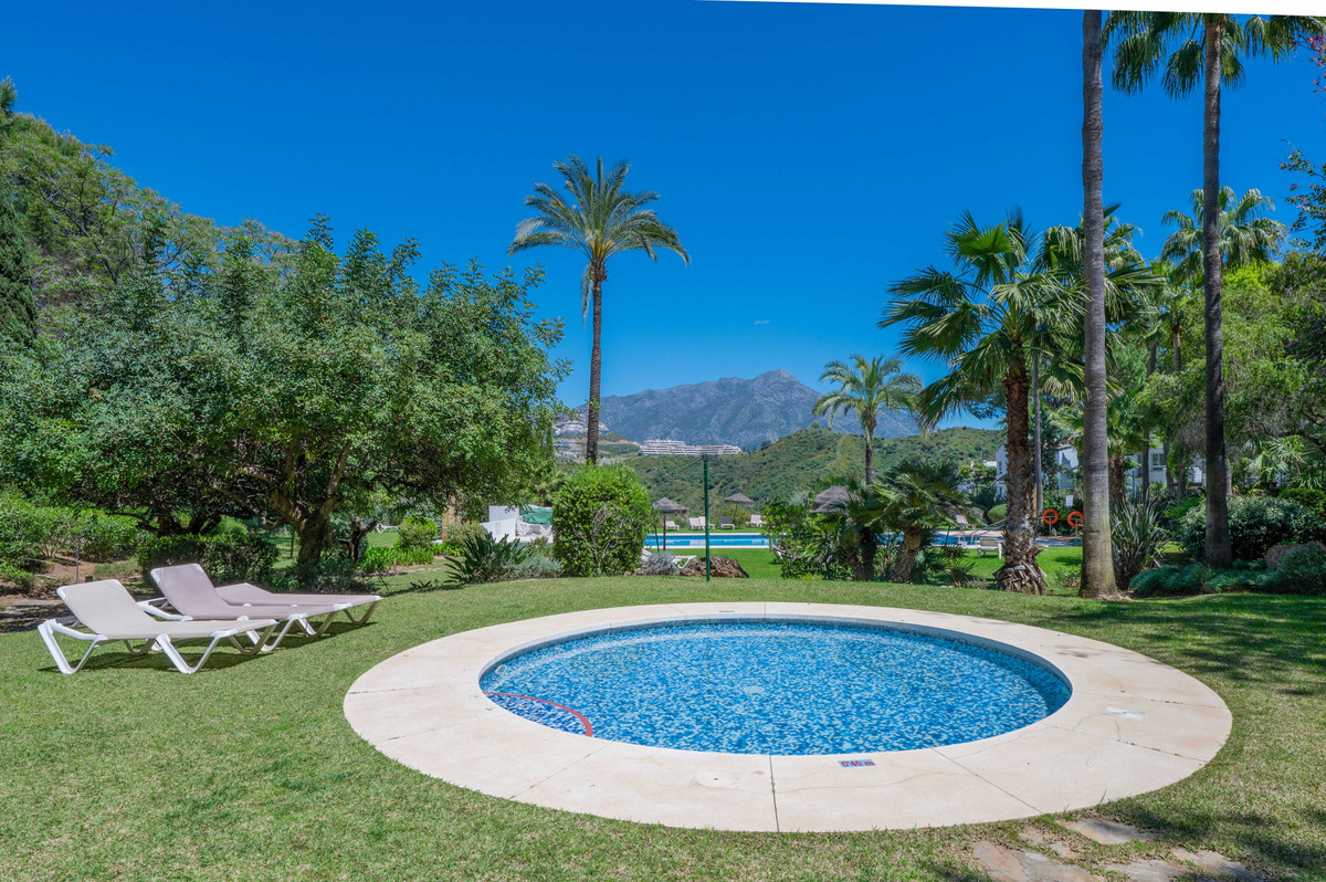 3 Bedroom Apartment in Benahavís - Photo 35