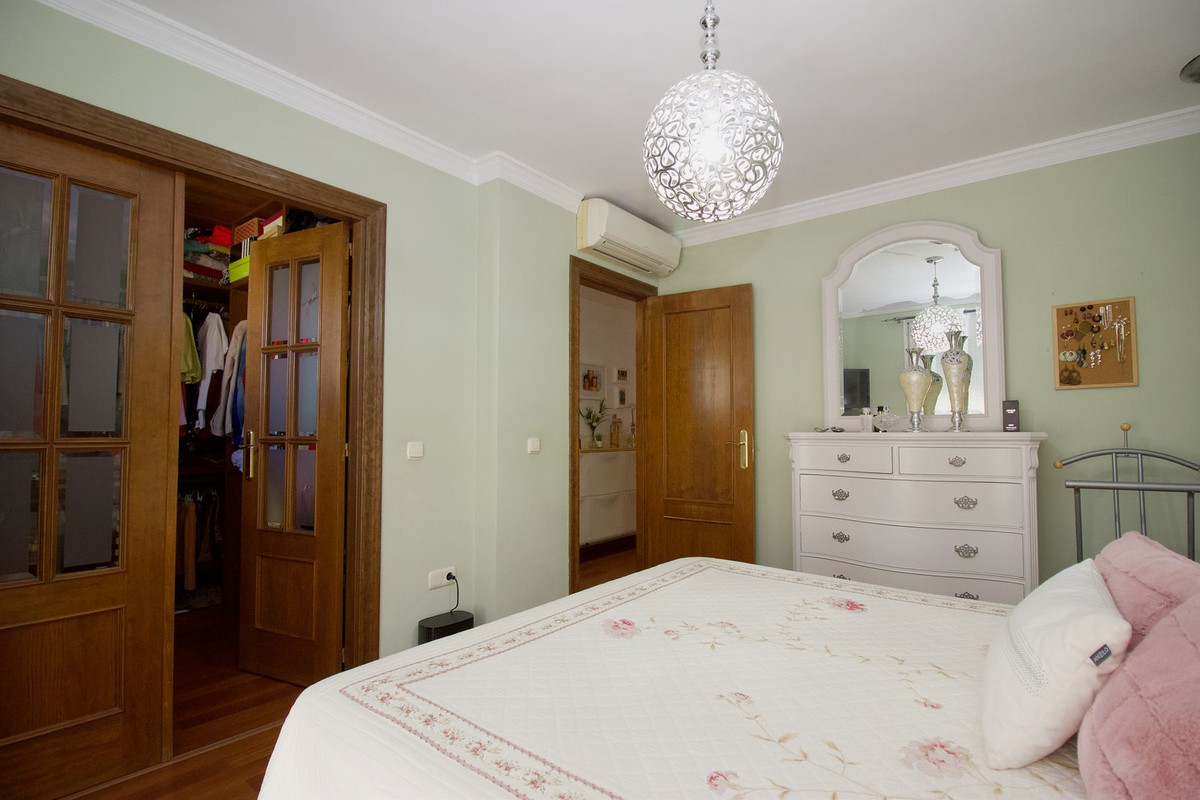 4 Bedroom Townhouse in Coín - Foto 13