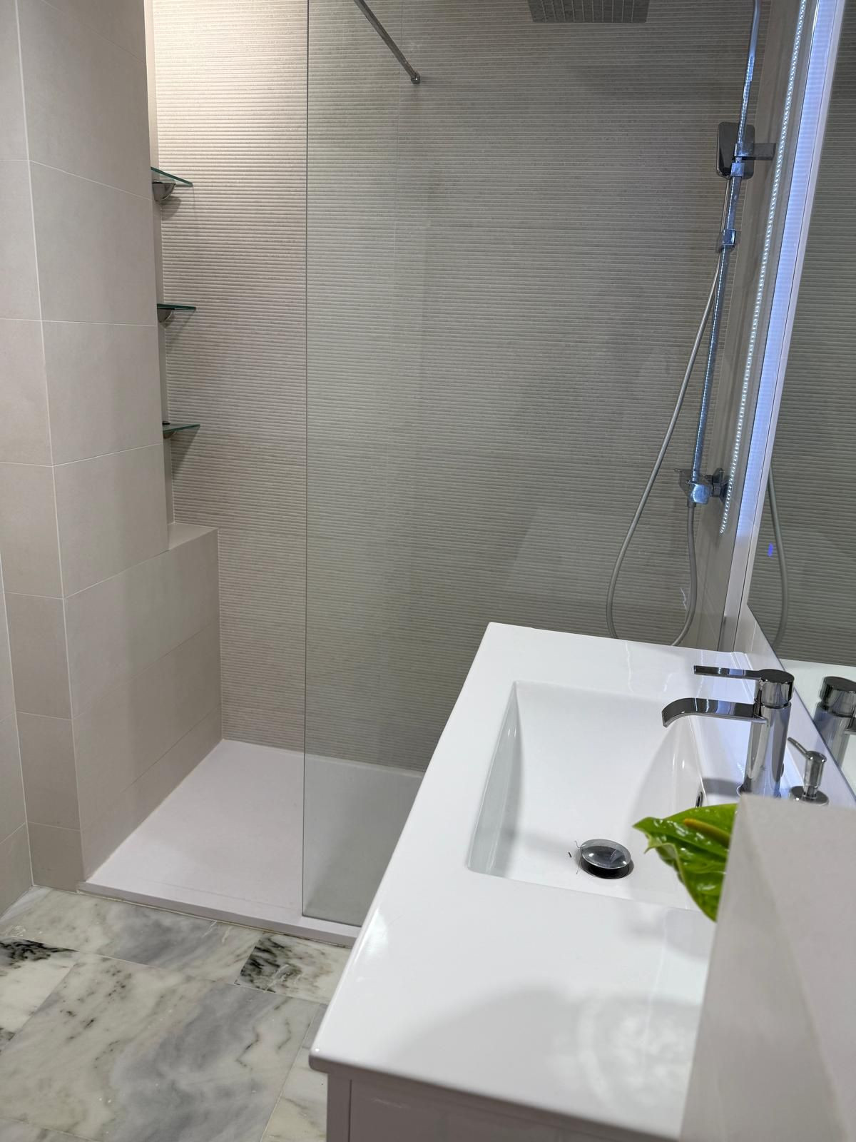 1 Bedroom Apartment in Estepona - Photo 10