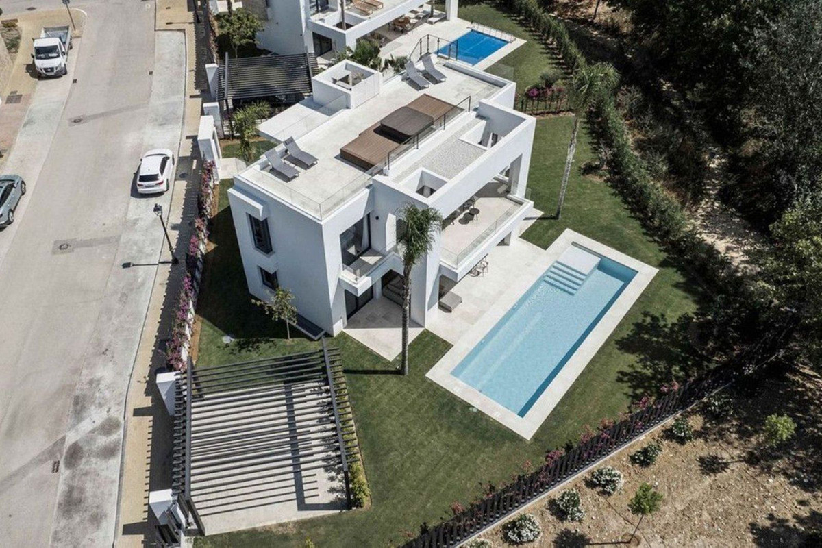 4 Bedroom Villa in Estepona - Foto 4
