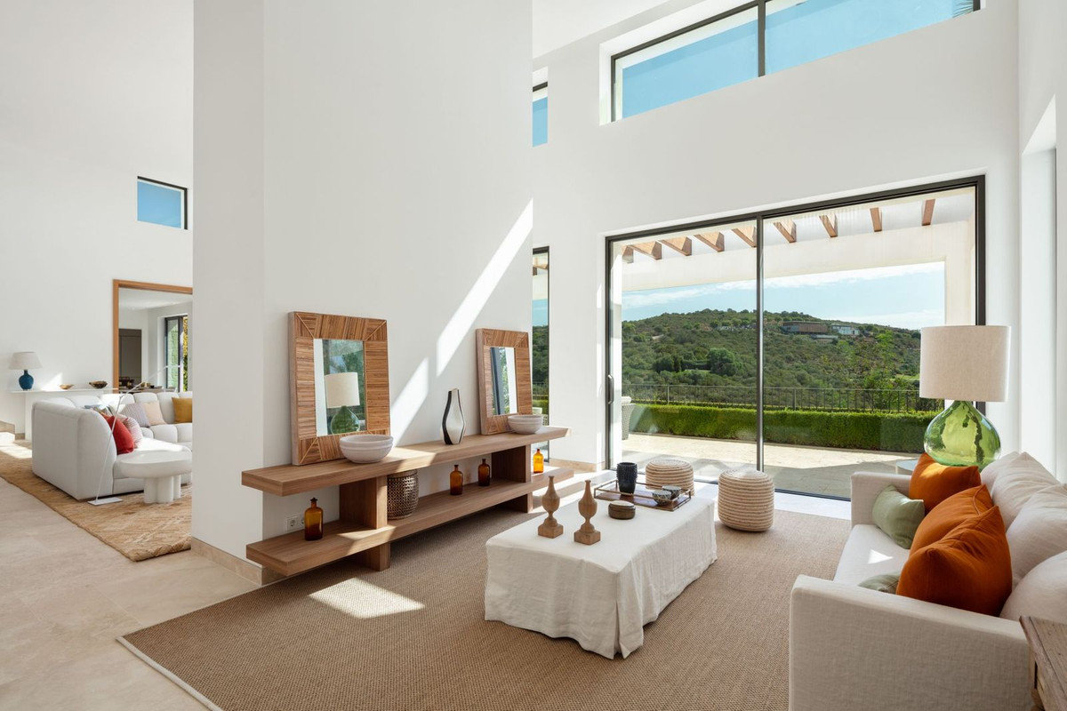 6 Bedroom Villa in Casares - Photo 11