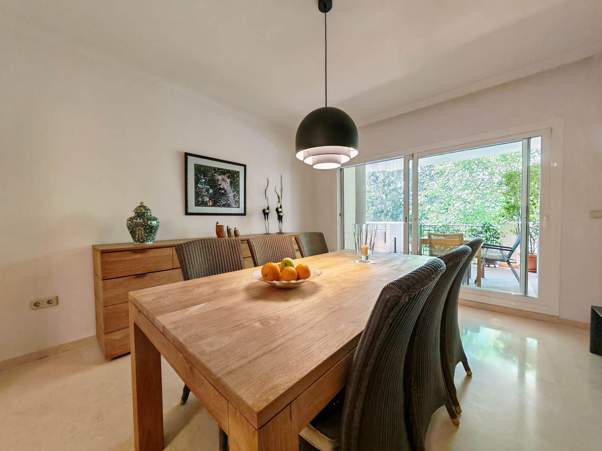 2 Bedroom Apartment in Marbella - Photo 2