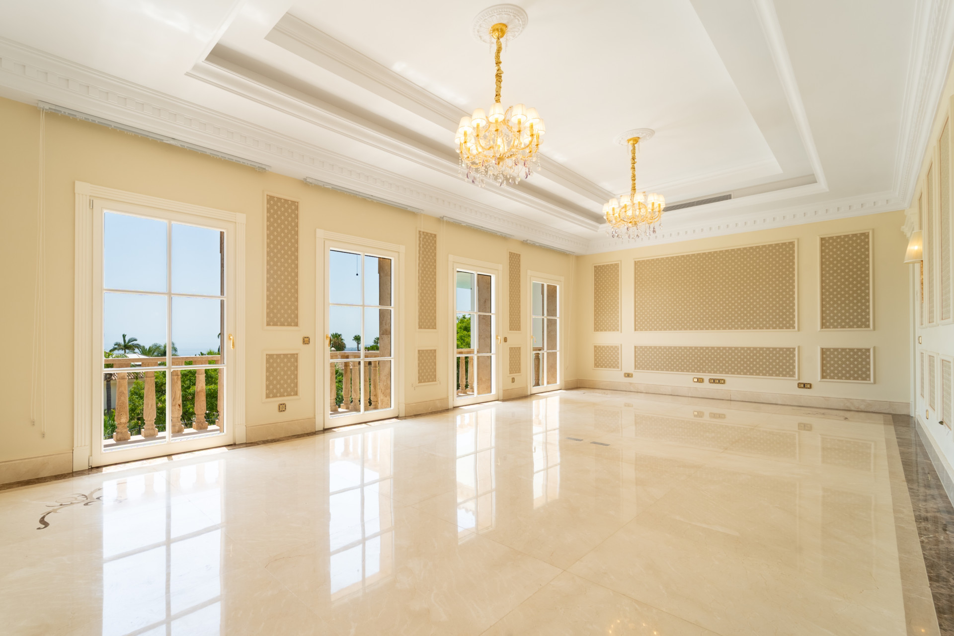 10 Bedroom Villa in Marbella - Photo 8
