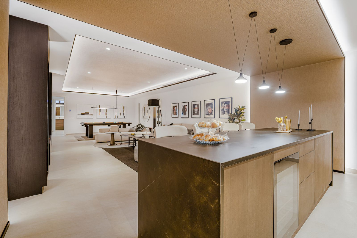 6 Bedroom Villa in Marbella - Photo 73