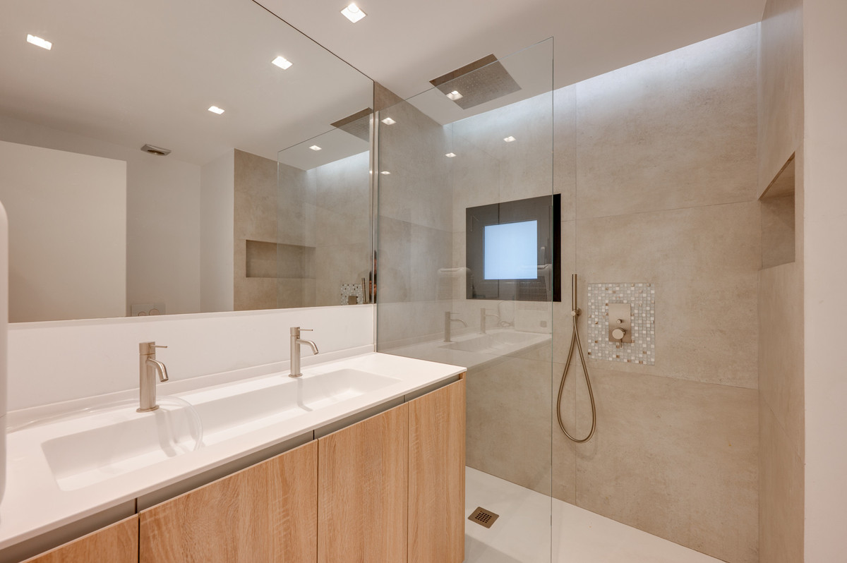 3 Bedroom Apartment in Marbella - Photo 16