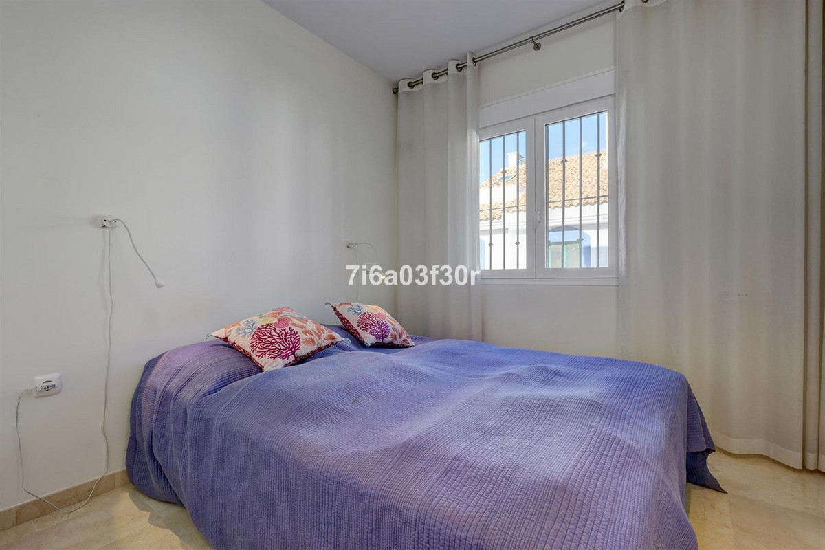 5 Bedroom Townhouse in San Pedro de Alcántara - Photo 13
